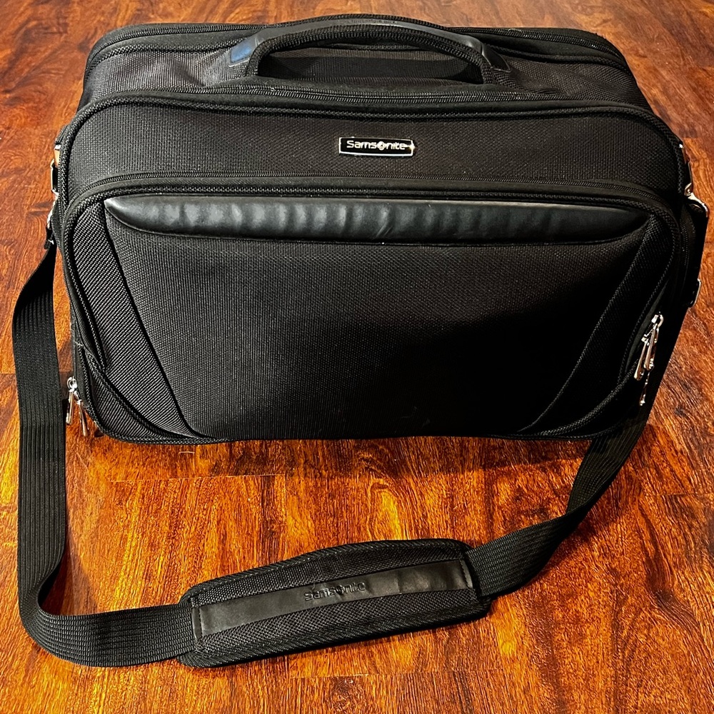 Samsonite Black Travel Bag Suitcase Luggage Gem